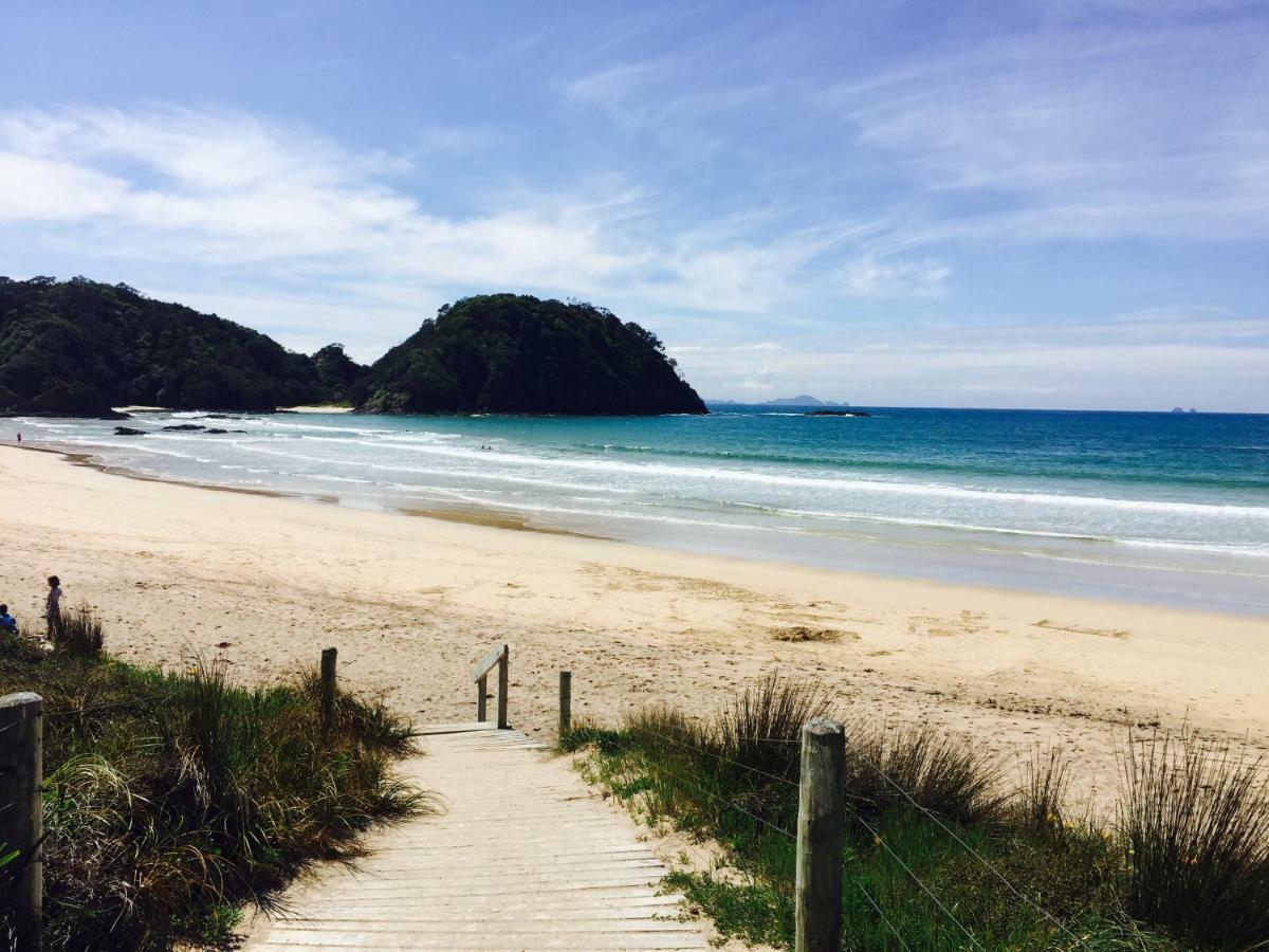 Matapouri Cabin By The Beach Hotel Exterior photo